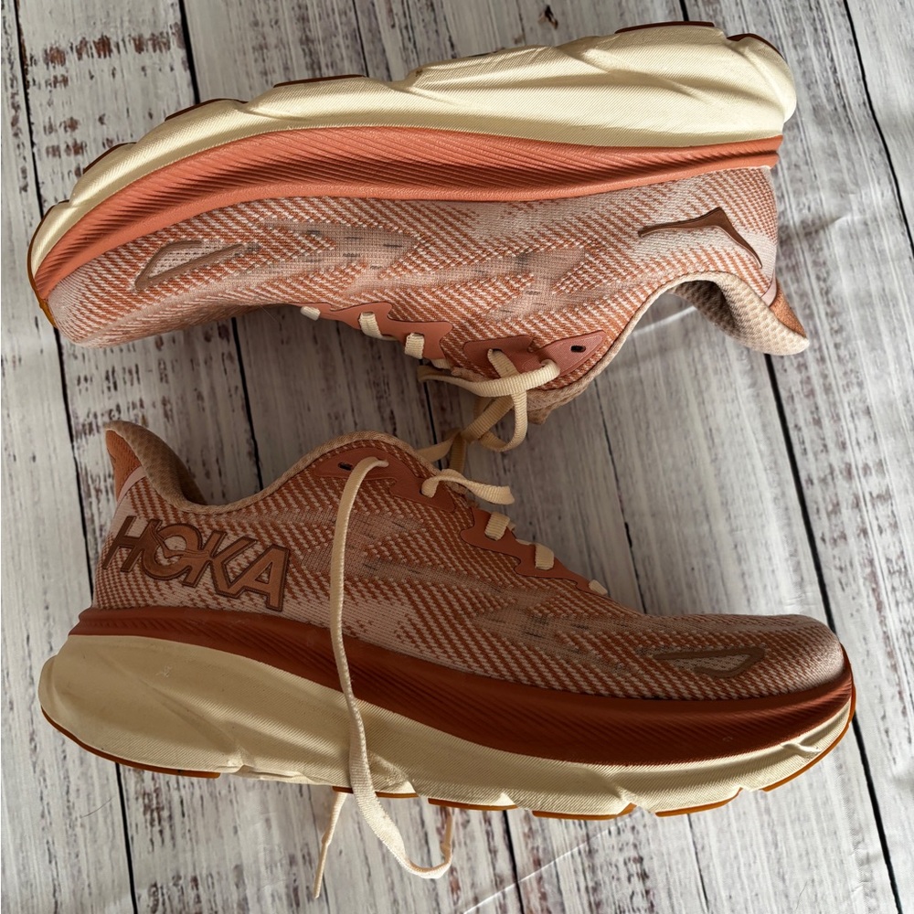 HOKA Clifton 9 Women’s Running Shoes Size 9 Peach Blush Athletic Sneakers